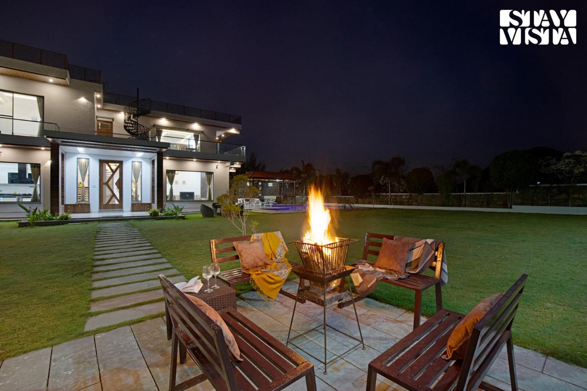 Stayvista'S Bella Dream - Mountain-View With Outdoor Pool, Lawn Featuring A Gazebo & Indoor Games Udaipur Exterior foto